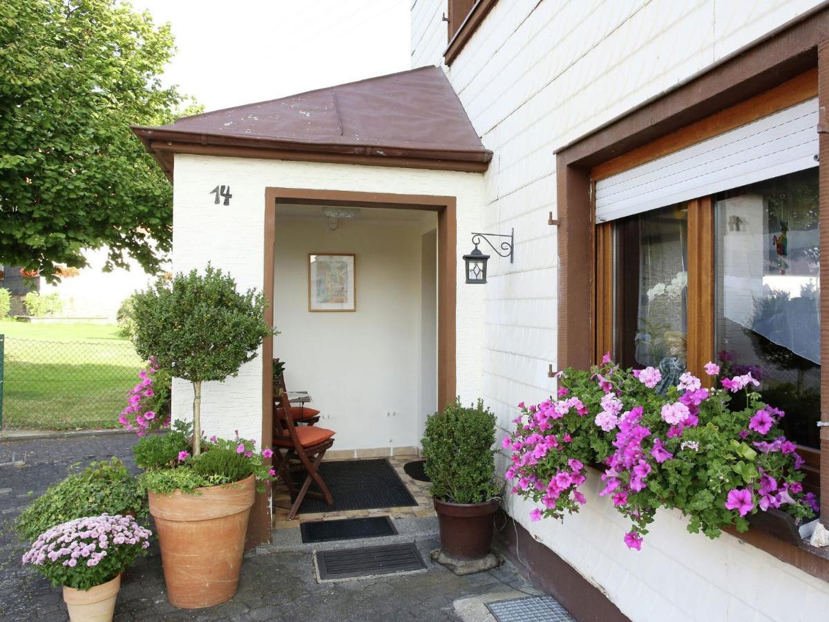 Apartment With Terrace And Pool In The Garden Pracht Esterno foto